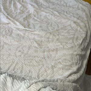 Elegant White Textured Bedspread
